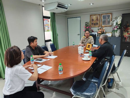 ภาพที่ 3 การประชุมหารือข้อมูลและกำหนดพื้นที่ศึกษา ณ สำนักงานอุตสาหกรรมพื้นฐานและการเหมืองแร่ เขต 6 (สรข. 6) จังหวัดอุดรธานี